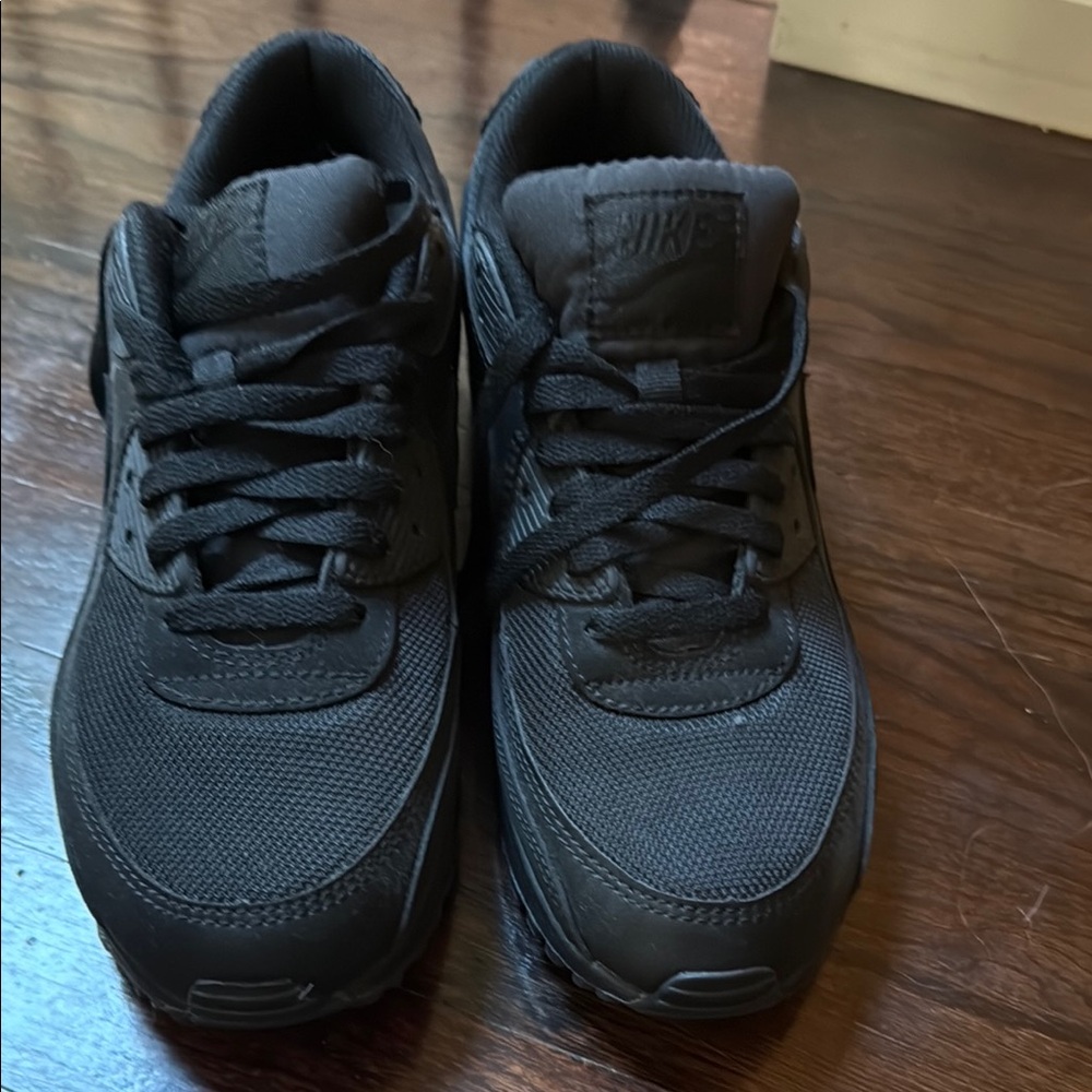 Nike Men's Triple Black Sneakers